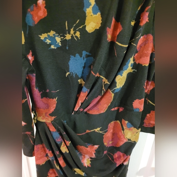 Le Chateau floral dress - Picture 2 of 2